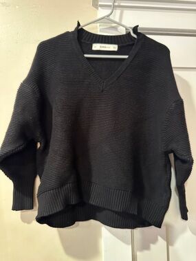 Zara Black Ribbed V-Neck Sweater